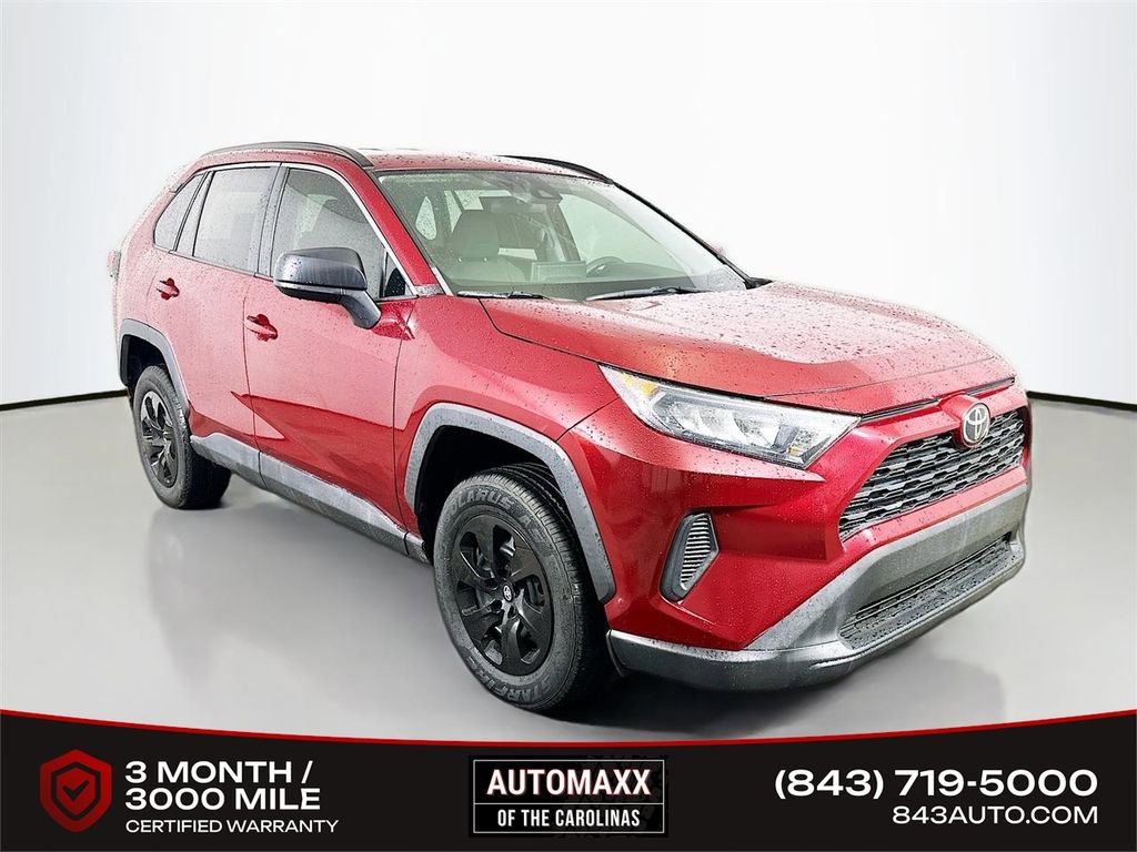 Used 2021 Toyota RAV4 LE image 1