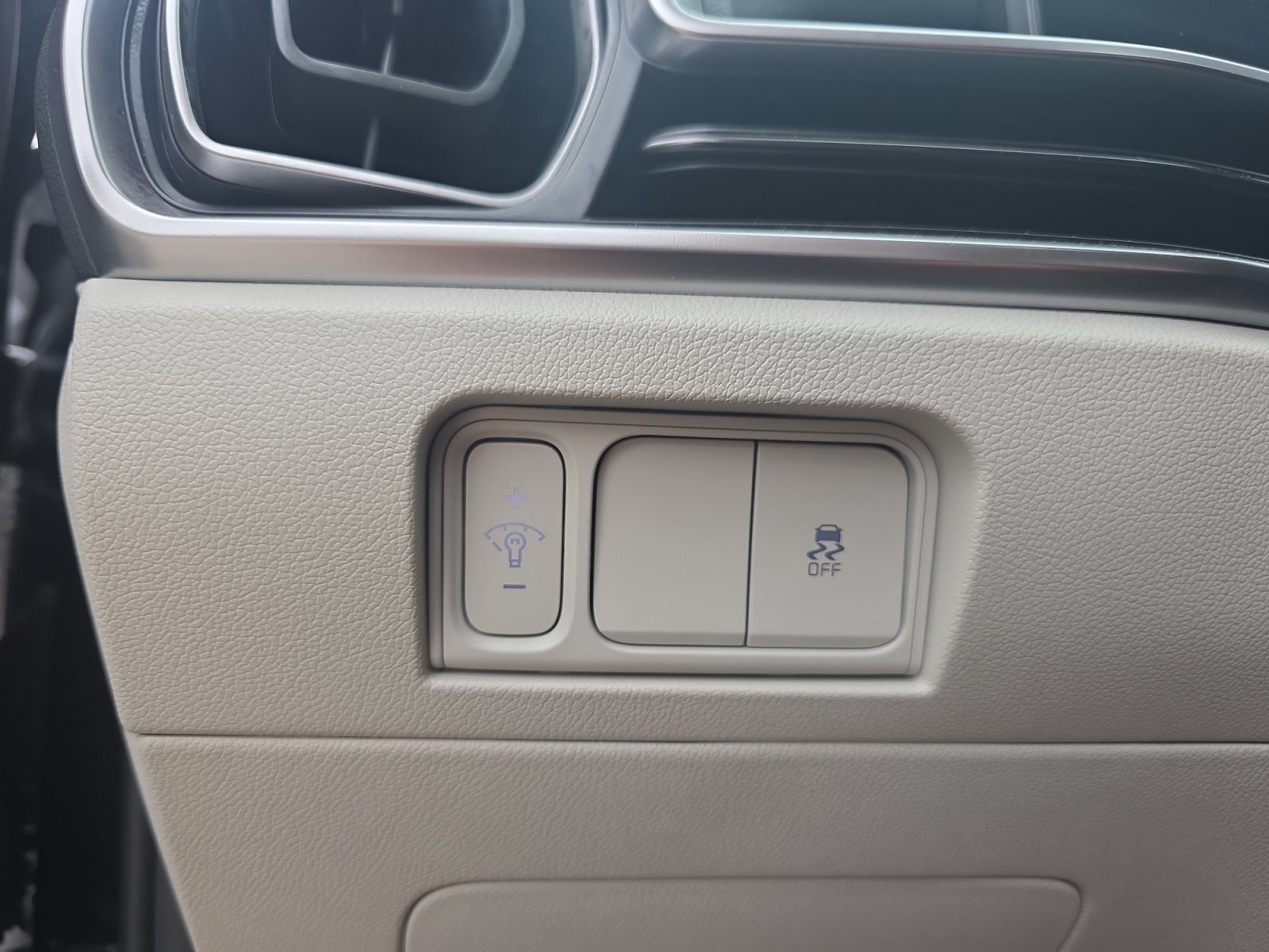 Certified 2026 Kia Sorento S w/ S Panoramic Sunroof Package FWD image 26
