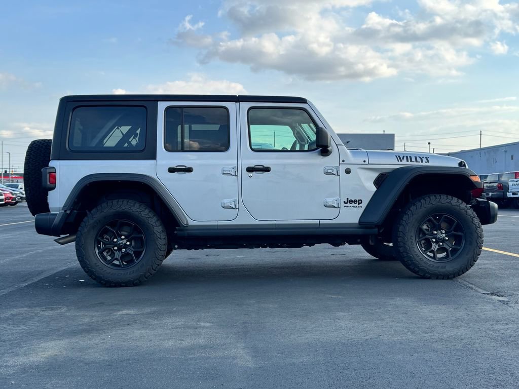 Used 2024 Jeep Wrangler Willys AWD/4WD image 8