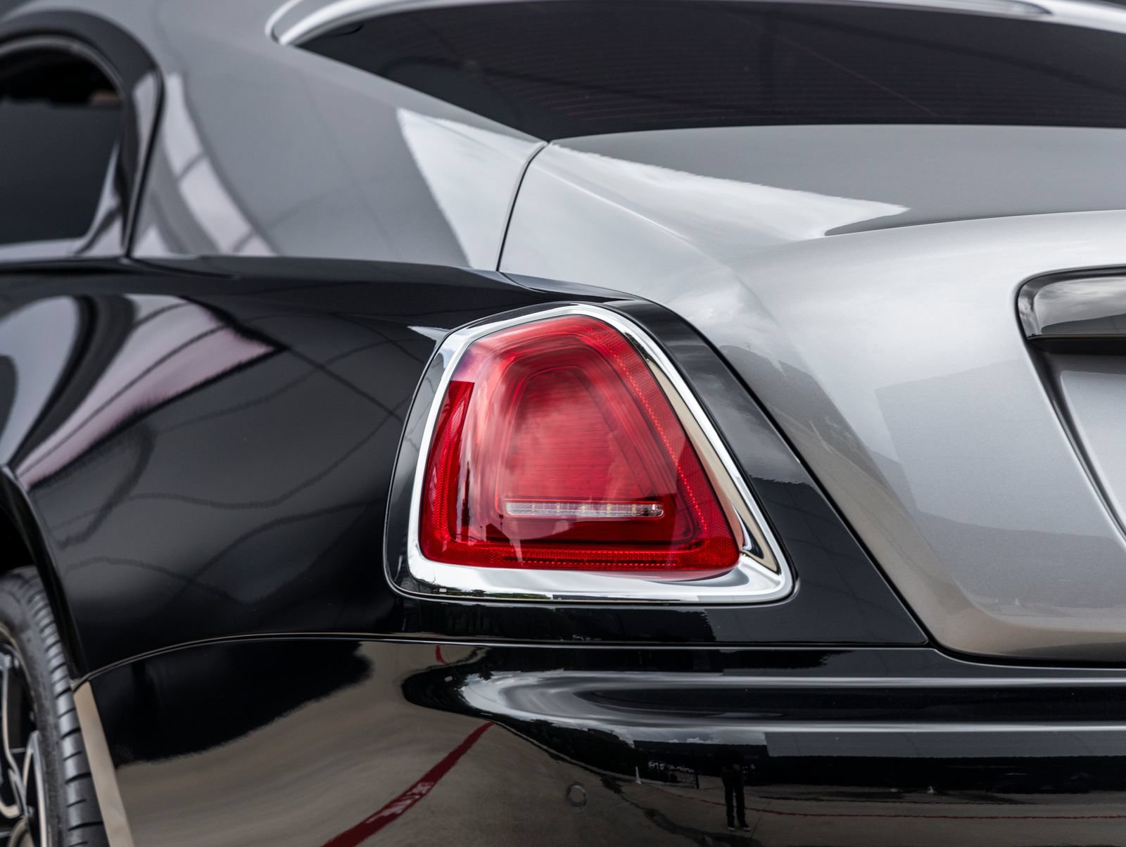Used 2018 Rolls-Royce Wraith RWD image 13