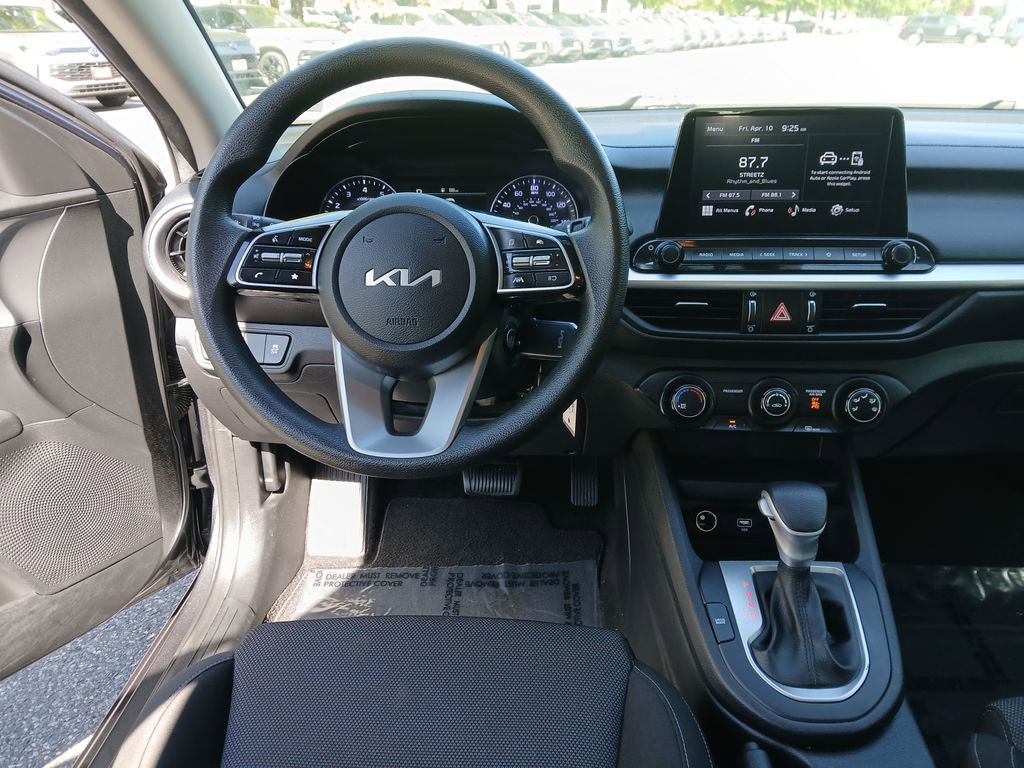 Used 2022 Kia Forte LXS FWD image 28