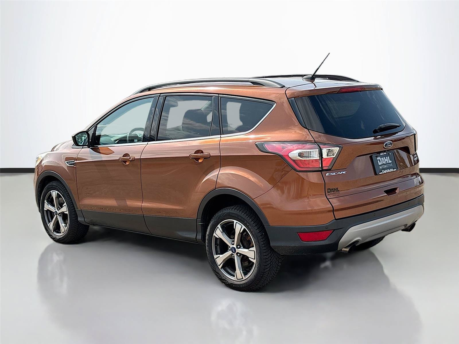 Used 2017 Ford Escape SE w/ Equipment Group 201A AWD/4WD image 10