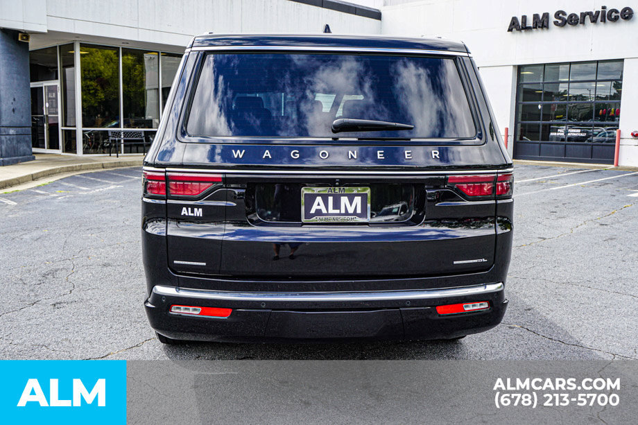 Used 2023 Jeep Wagoneer L Series II AWD/4WD image 10