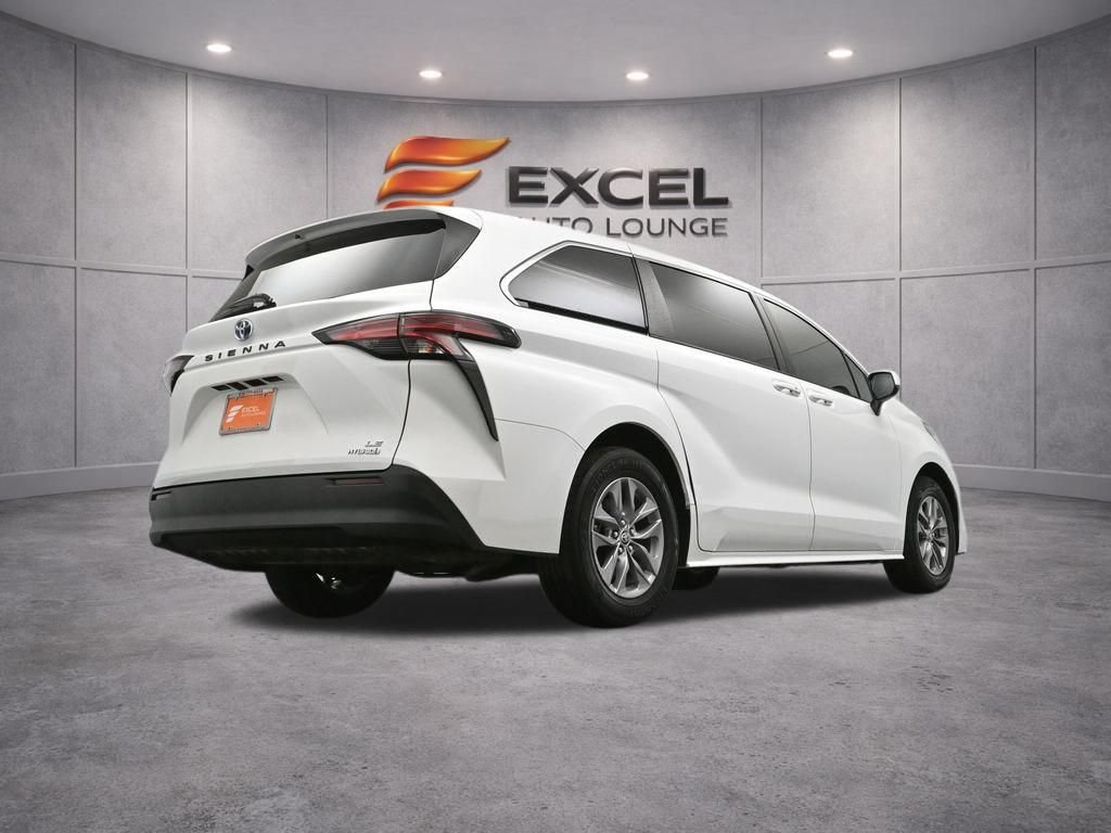 Used 2022 Toyota Sienna LE FWD image 38