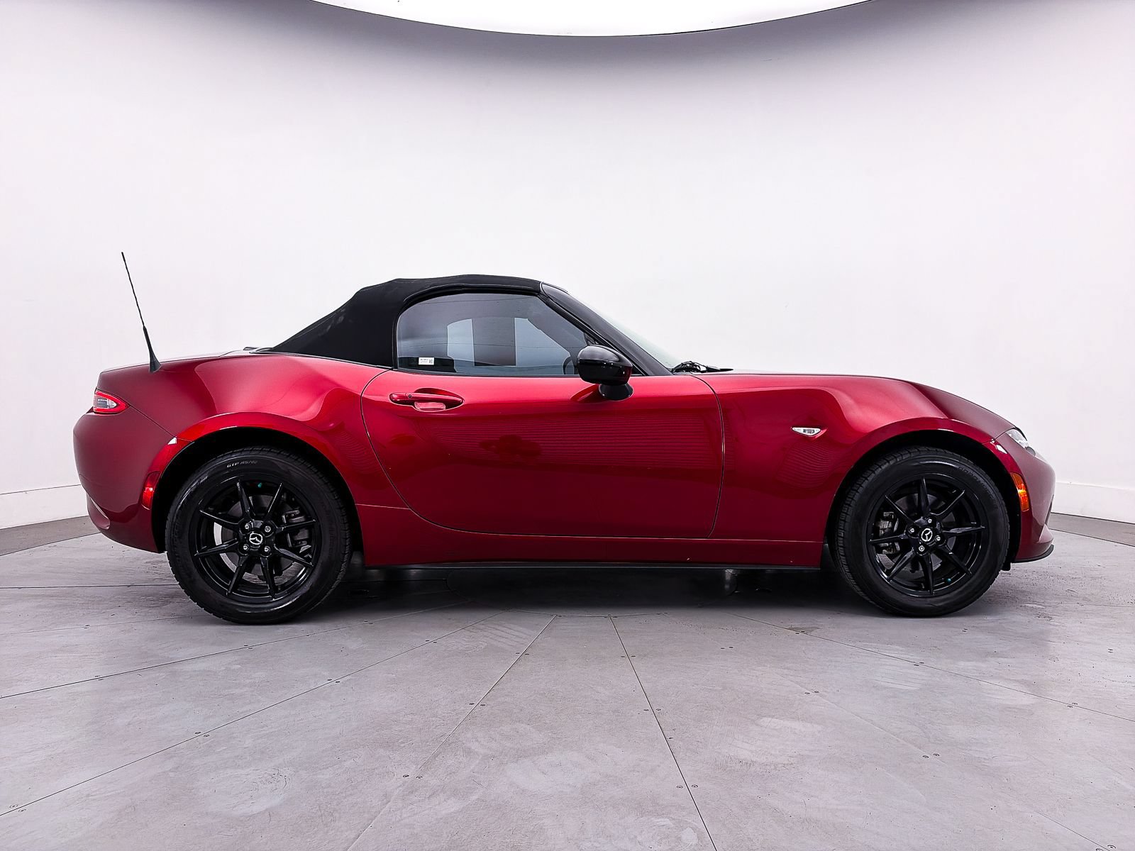 Used 2021 MAZDA MX-5 Miata Sport RWD image 37
