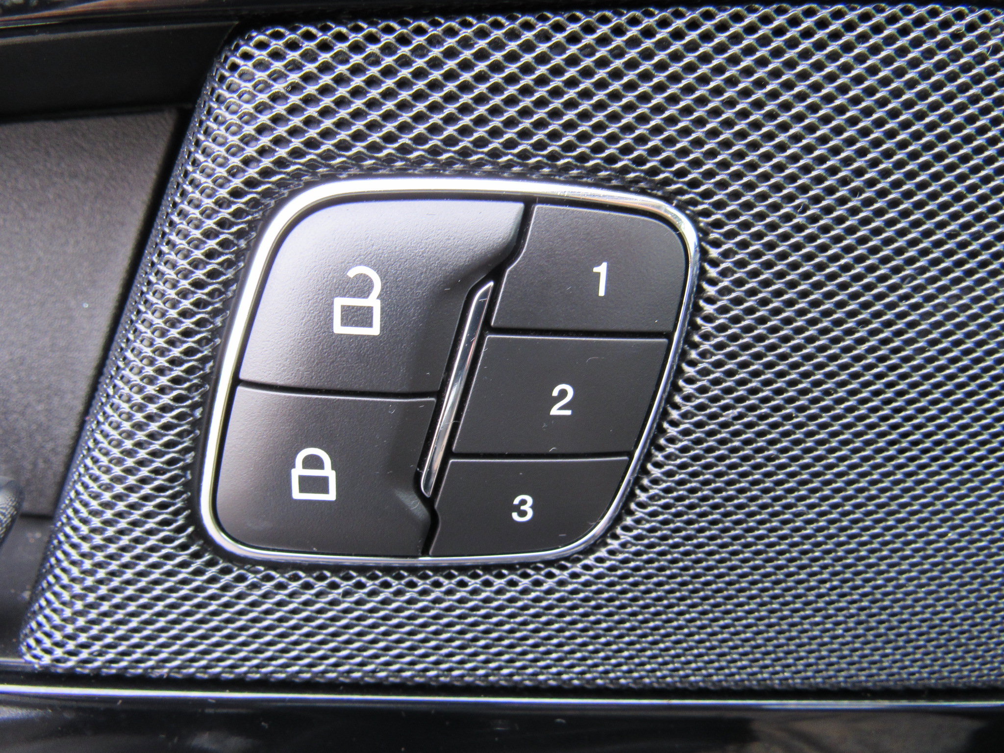 Used 2023 Lincoln Nautilus Reserve w/ Equipment Group 201A AWD/4WD image 12