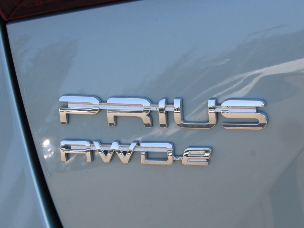 Certified 2022 Toyota Prius LE AWD/4WD image 8