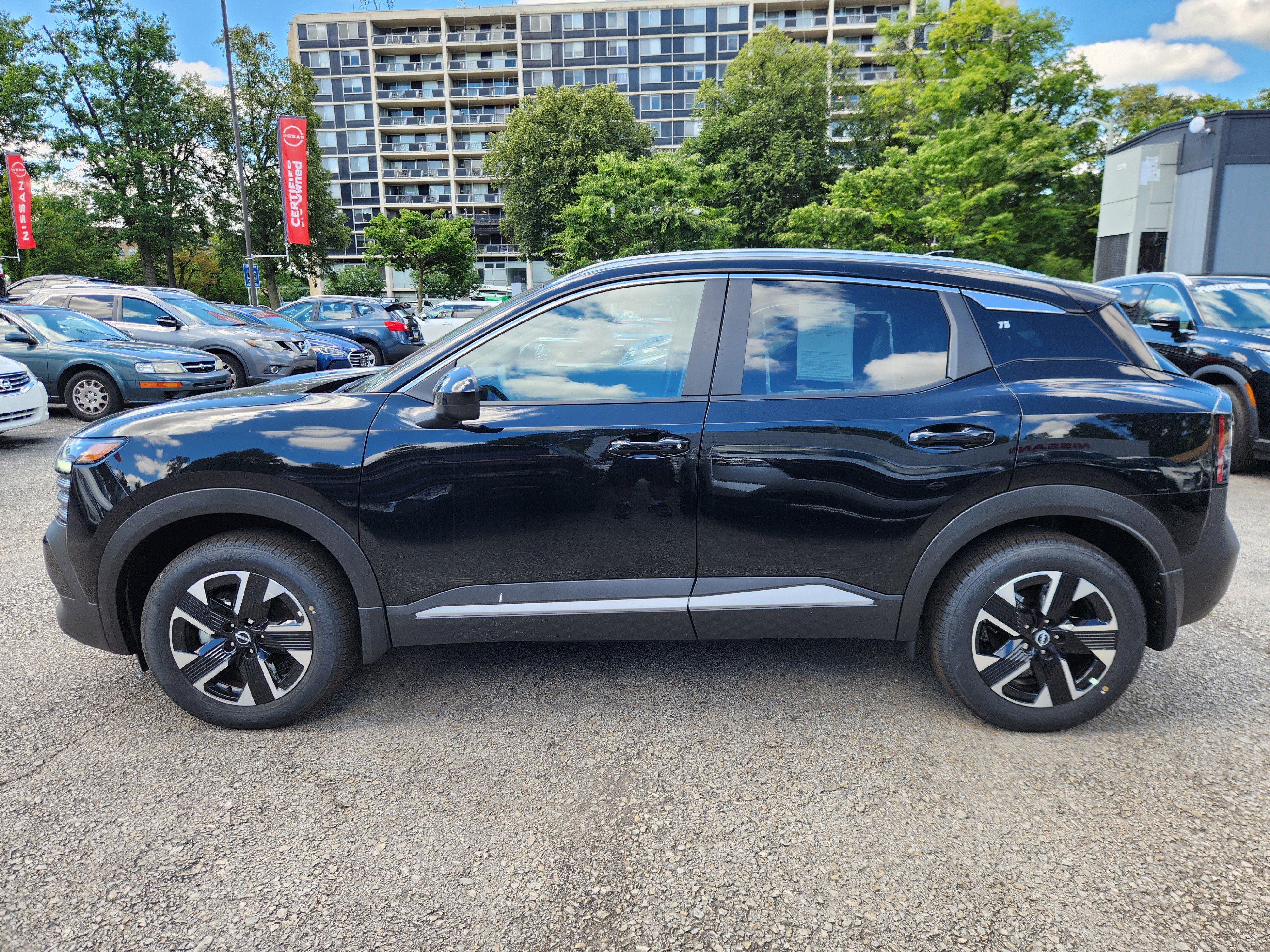 Used 2026 Nissan Kicks SV AWD/4WD image 9