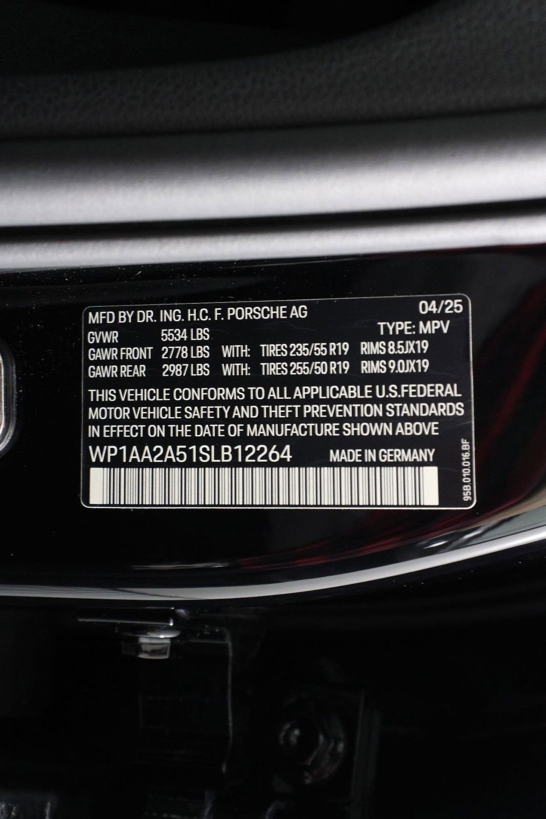 Certified 2025 Porsche Macan image 19