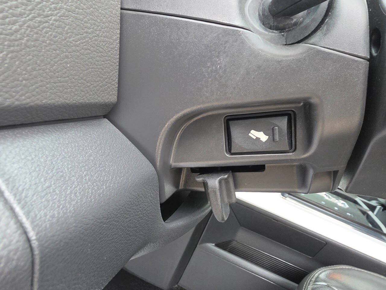 Used 2010 Dodge Ram 1500 Truck Laramie AWD/4WD image 36