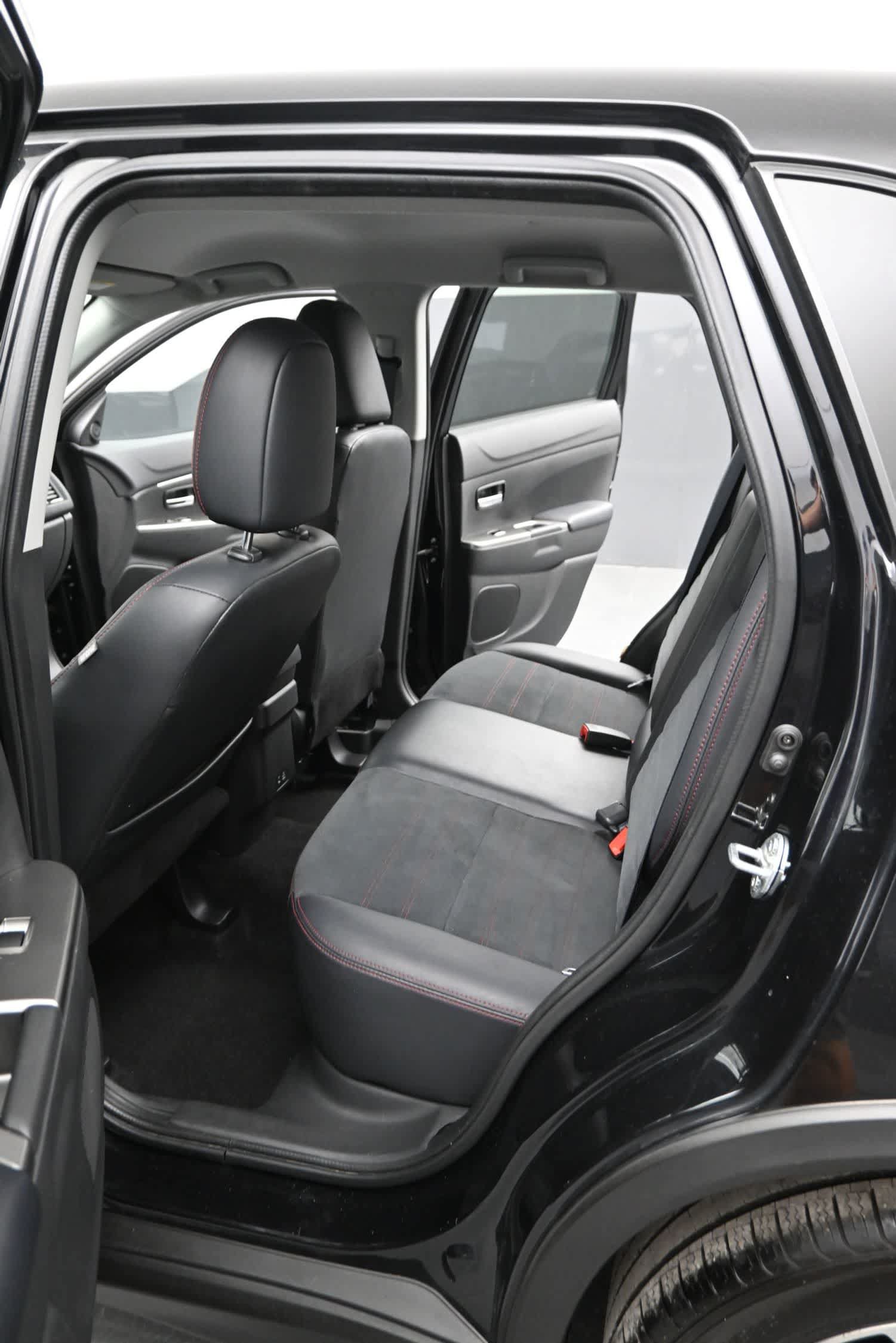 Used 2022 Mitsubishi Outlander Sport SE FWD image 15