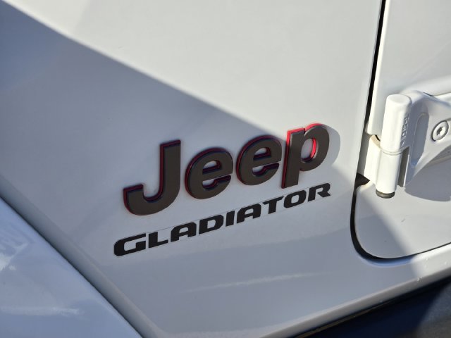 Certified 2020 Jeep Gladiator Rubicon AWD/4WD image 12