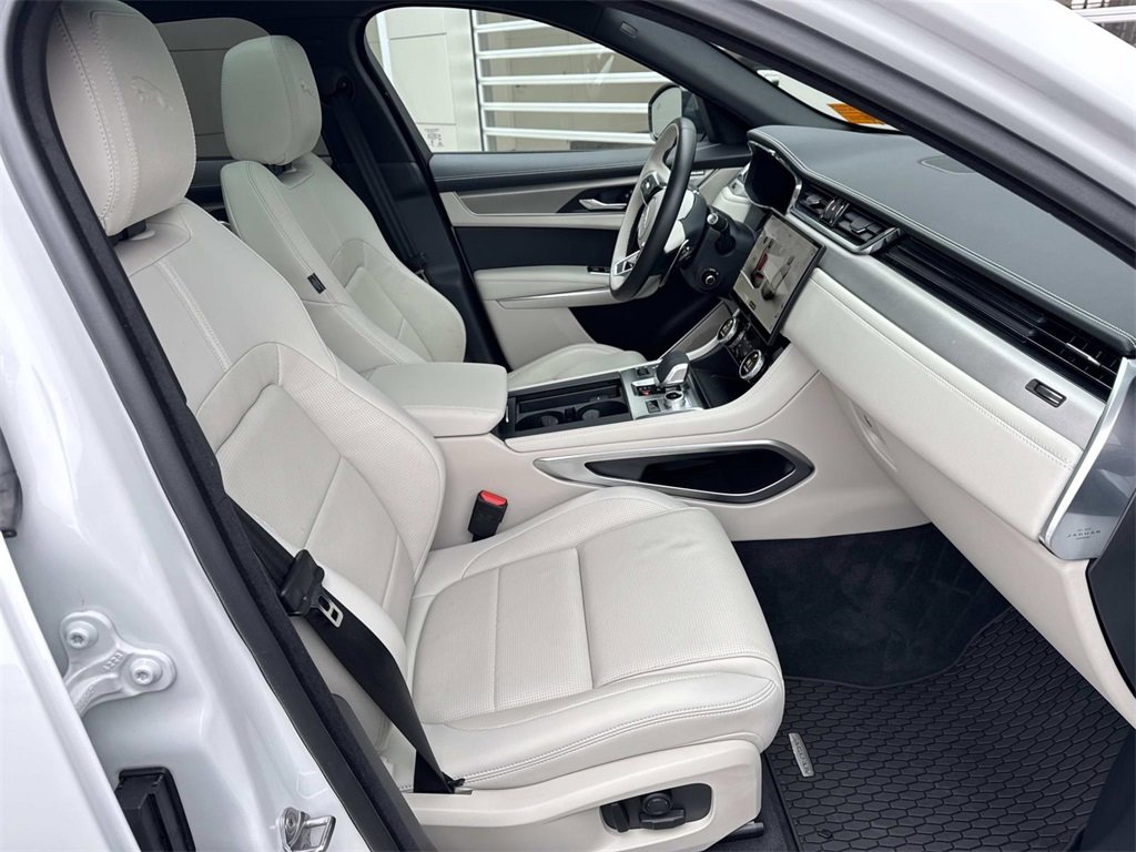 Used 2025 Jaguar F-PACE R-Dynamic S image 9