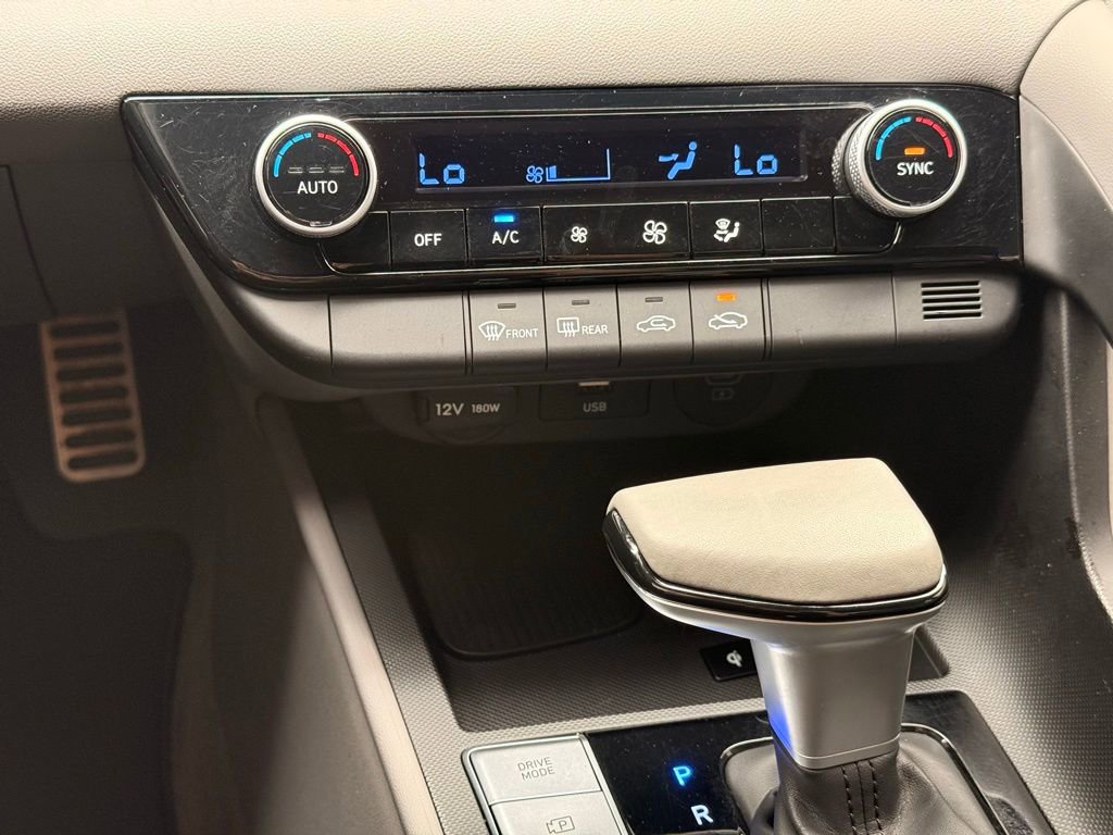 Used 2025 Hyundai Elantra Sport image 19