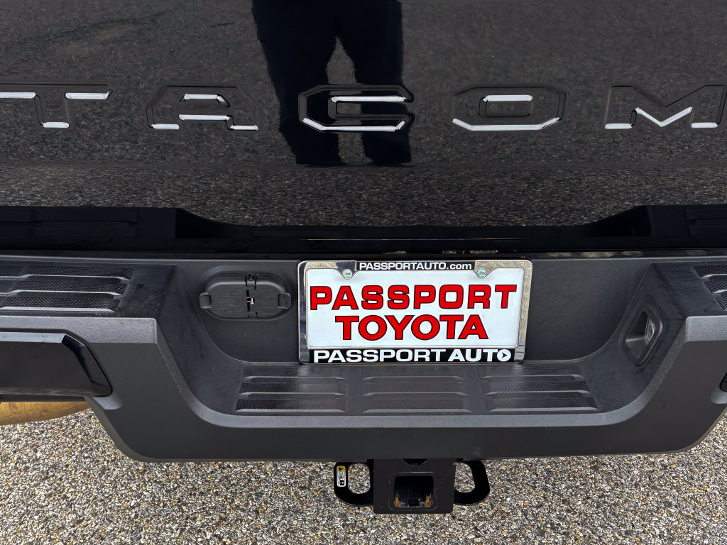 Certified 2025 Toyota Tacoma SR5 AWD/4WD image 14