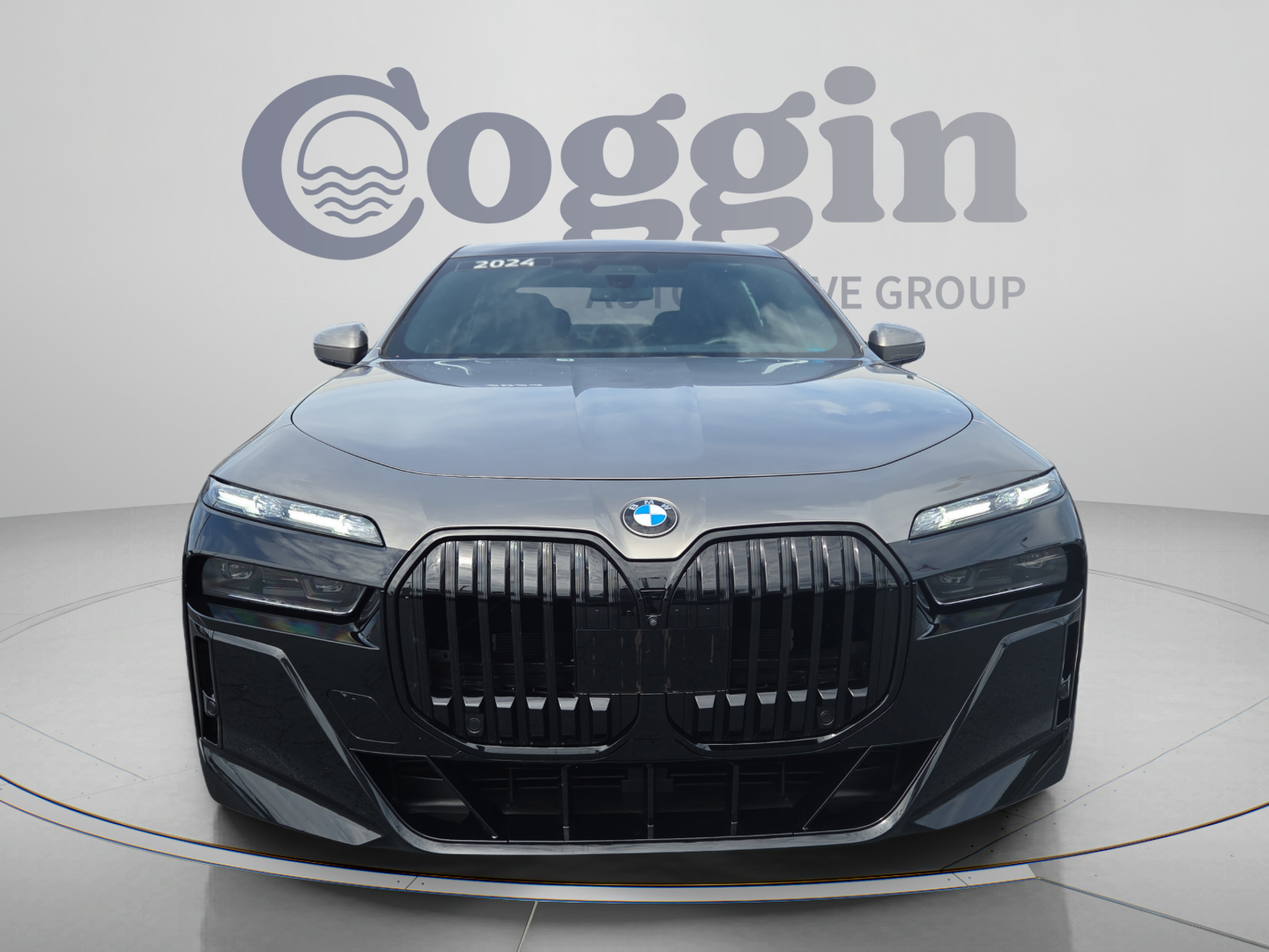 Certified 2024 BMW 760i xDrive w/ Executive Package AWD/4WD image 8