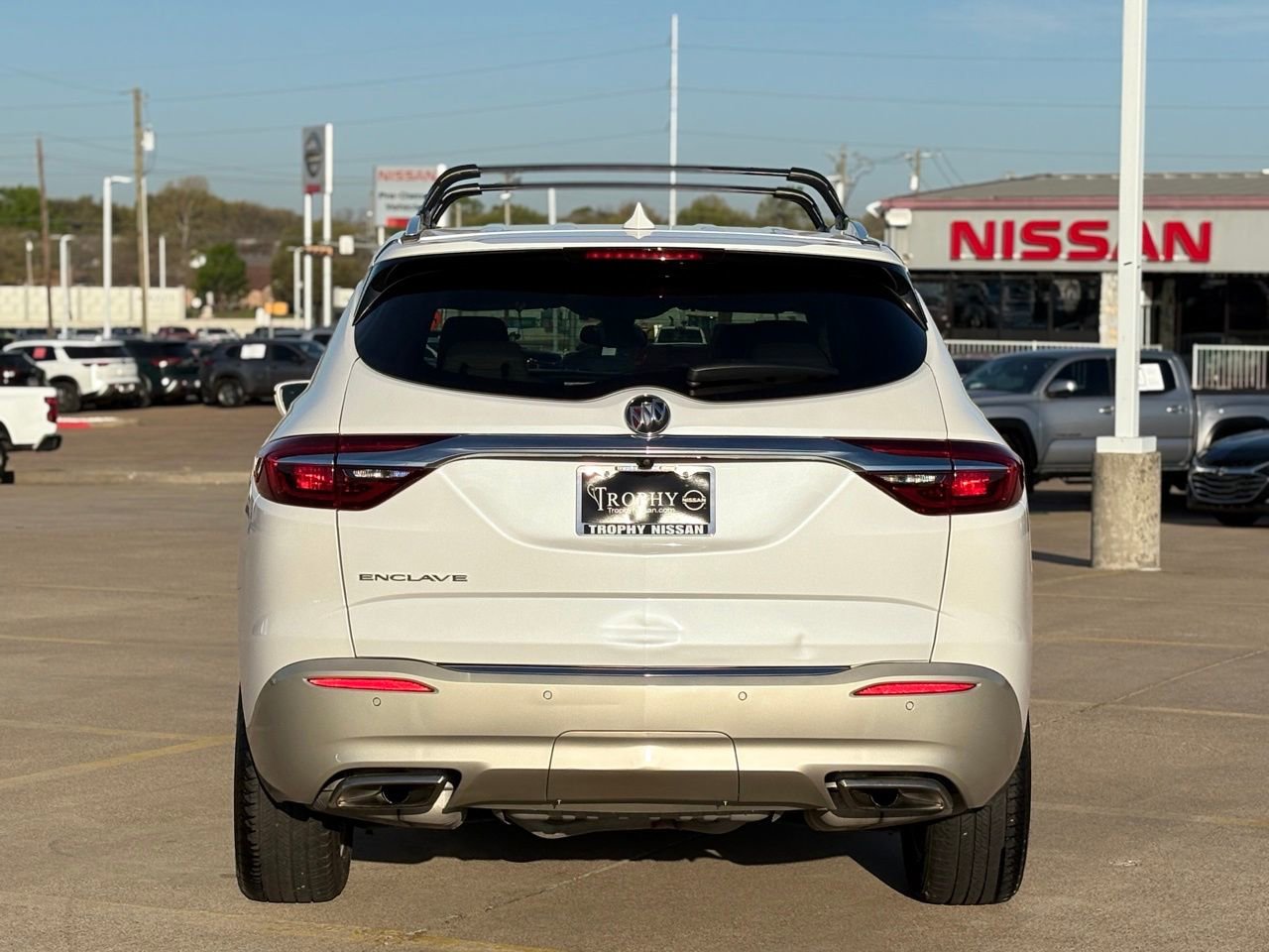 Used 2020 Buick Enclave Premium w/ Sun and Sites Package image 8