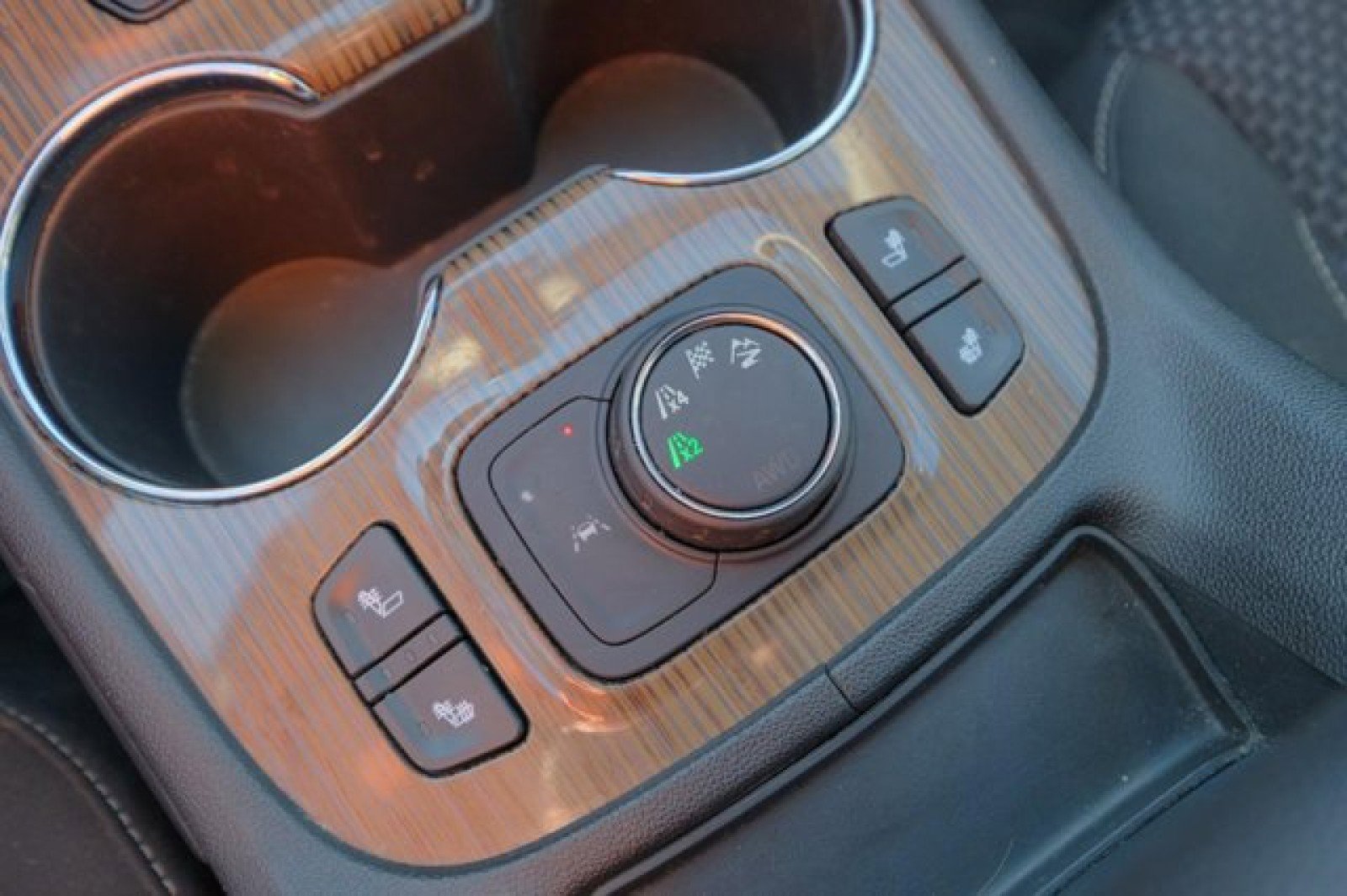 Used 2022 GMC Acadia SLE w/ Driver Convenience Package image 22