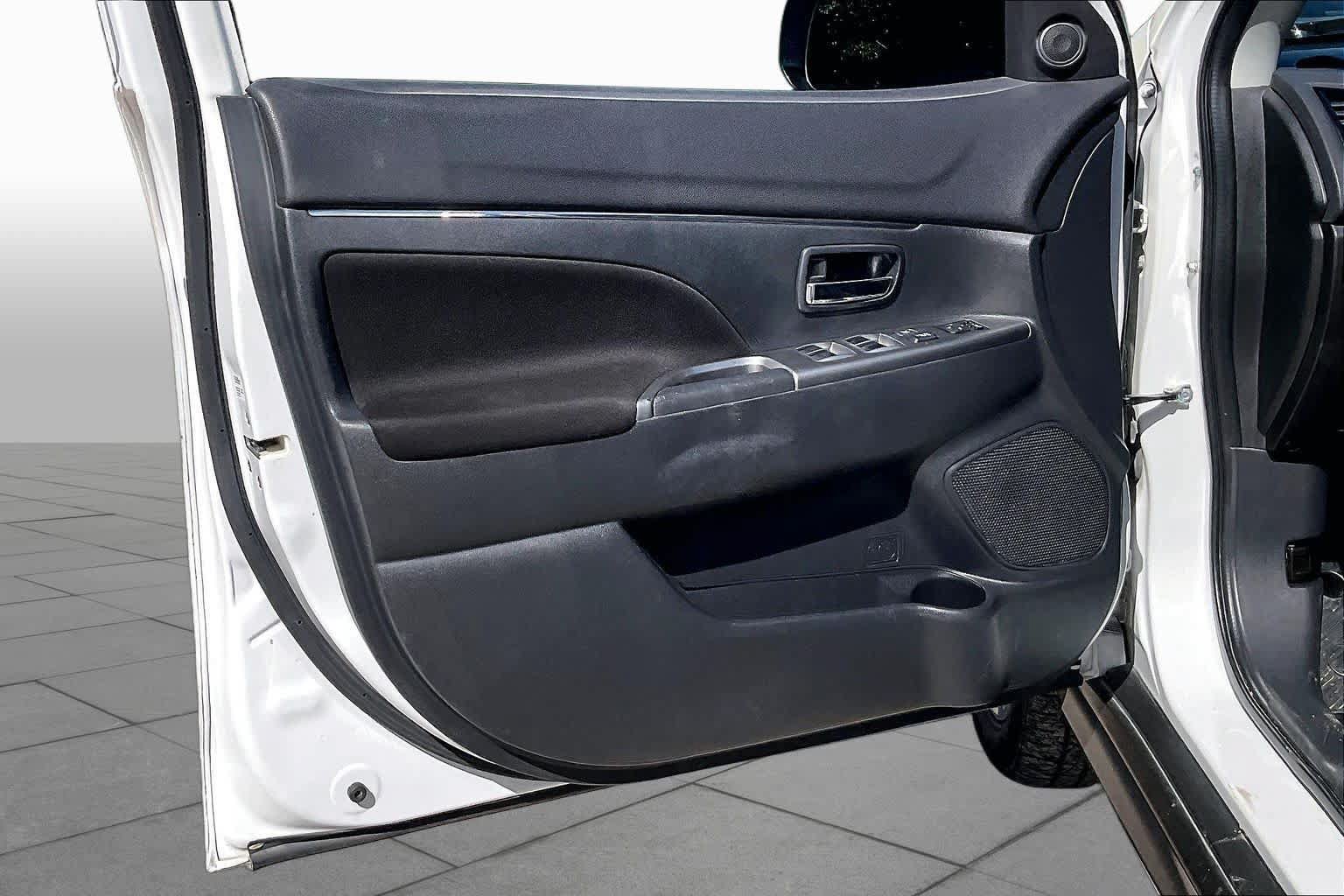 Used 2021 Mitsubishi Outlander Sport SE FWD image 21