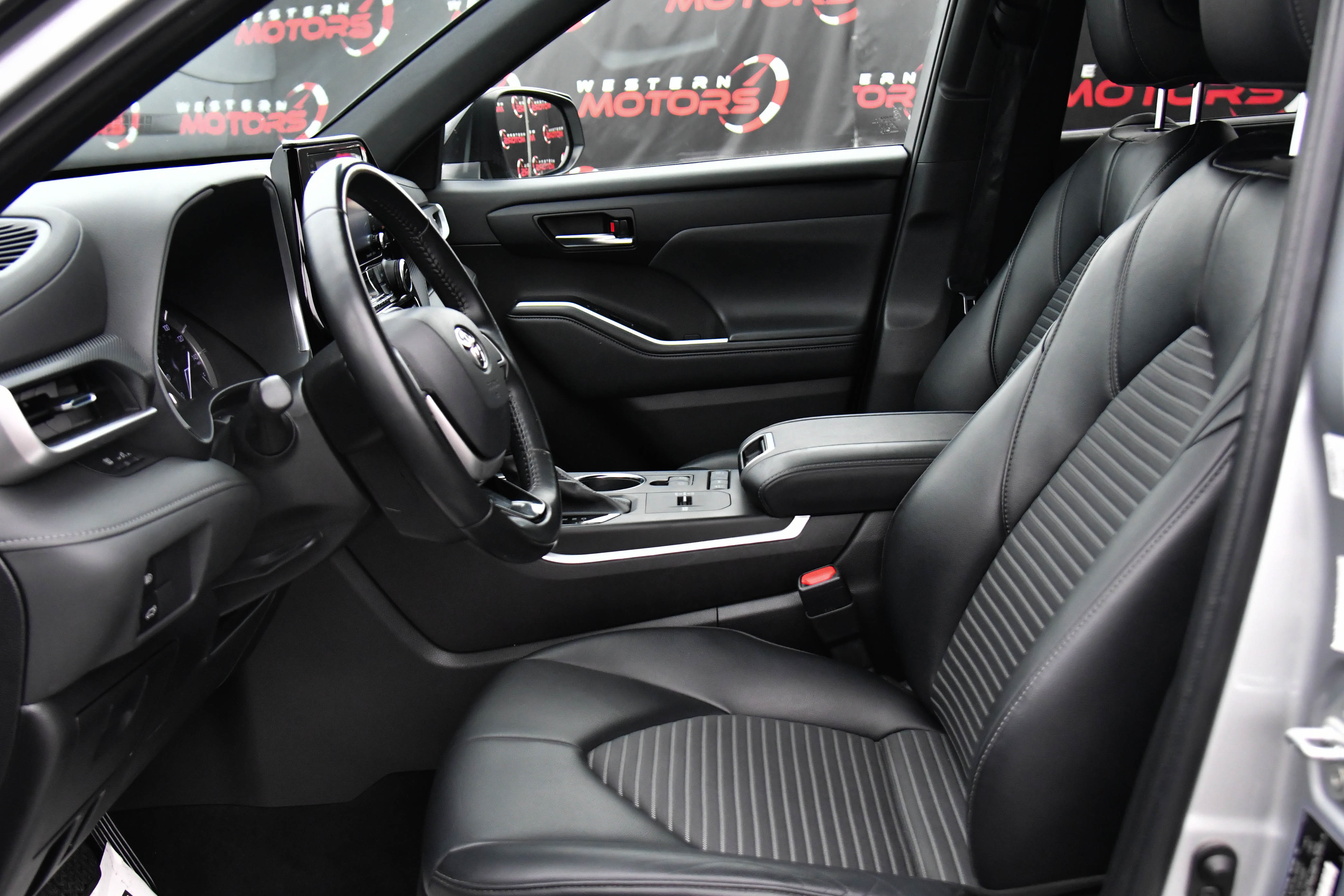 Used 2022 Toyota Highlander XSE image 18