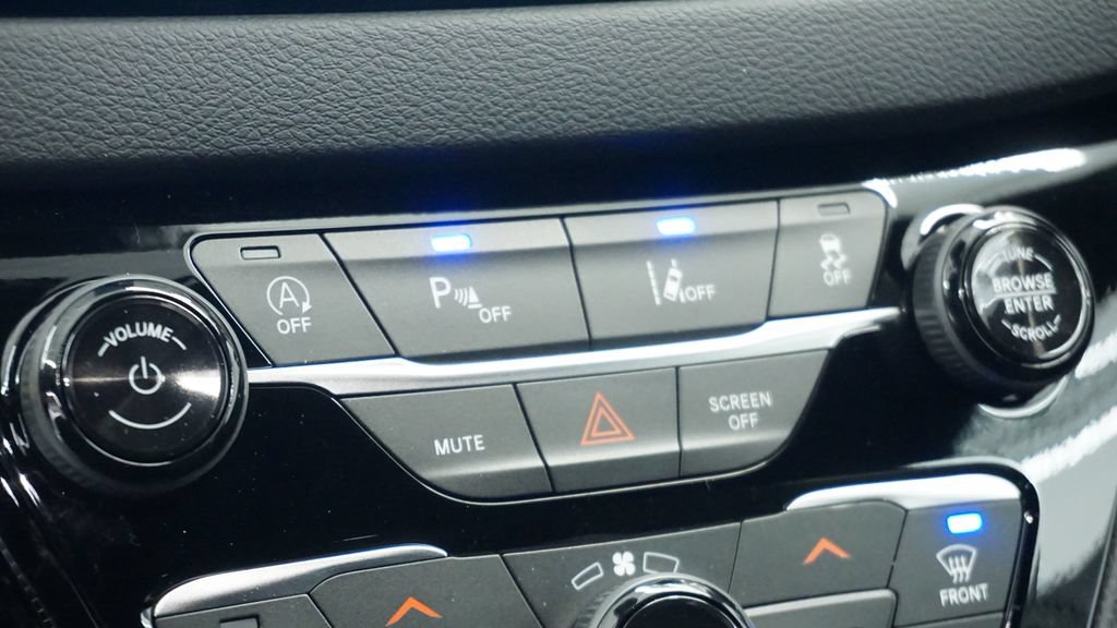 New 2026 Chrysler Voyager LX FWD image 35