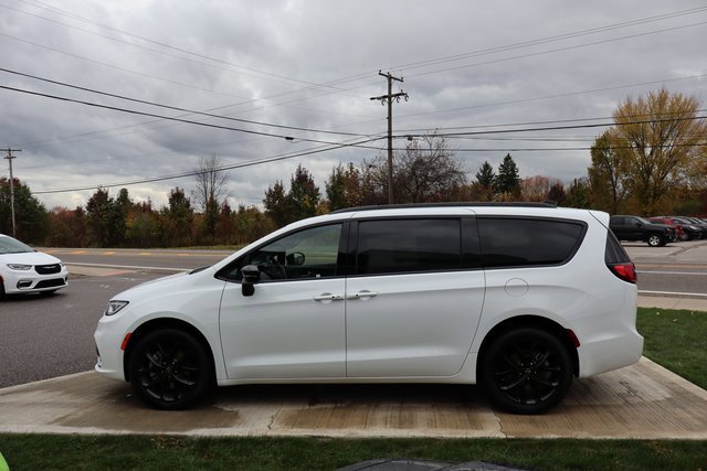 New 2026 Chrysler Pacifica Limited w/ S Appearance Package image 29