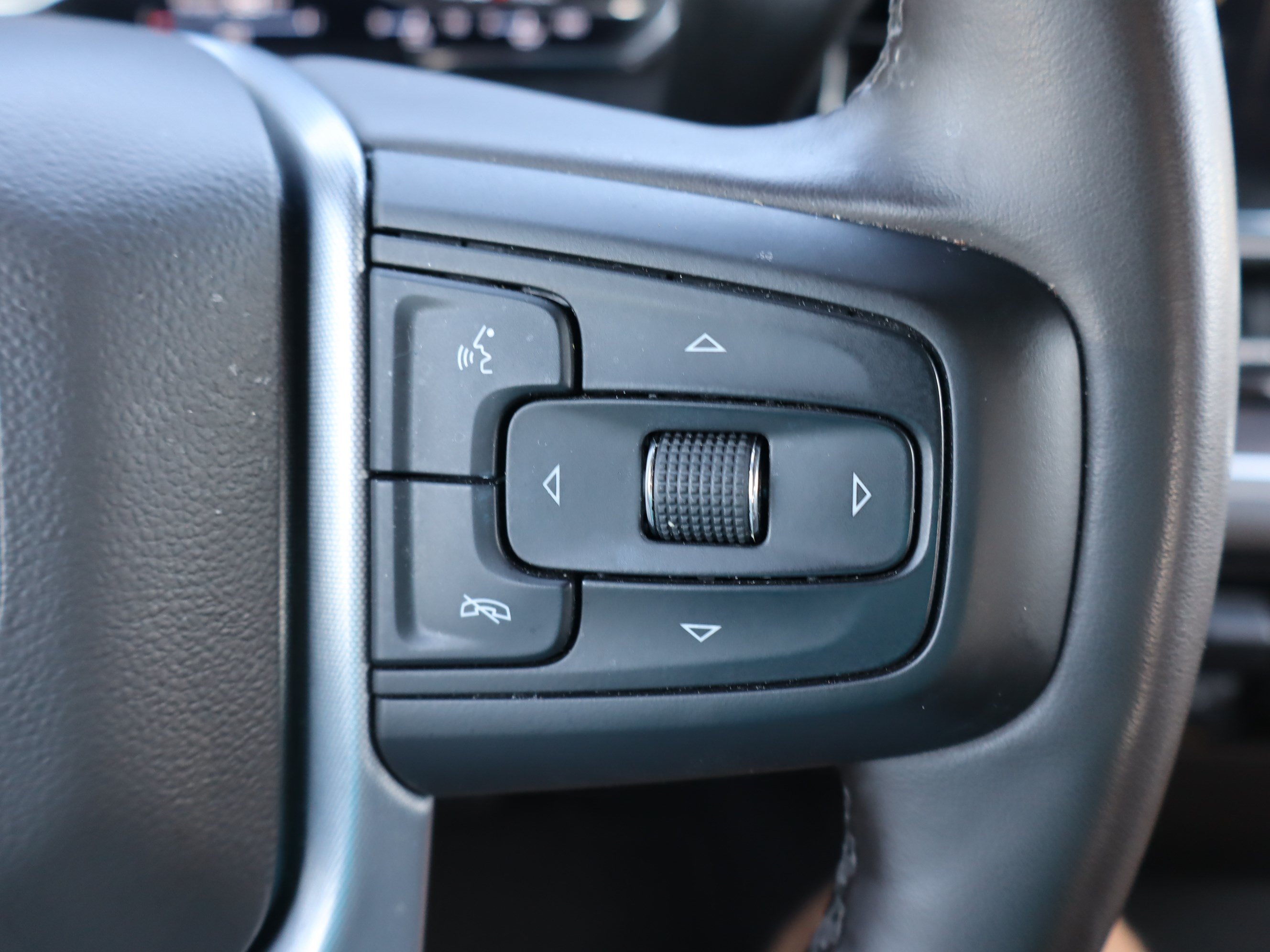 Used 2025 GMC Sierra 1500 SLT AWD/4WD image 22