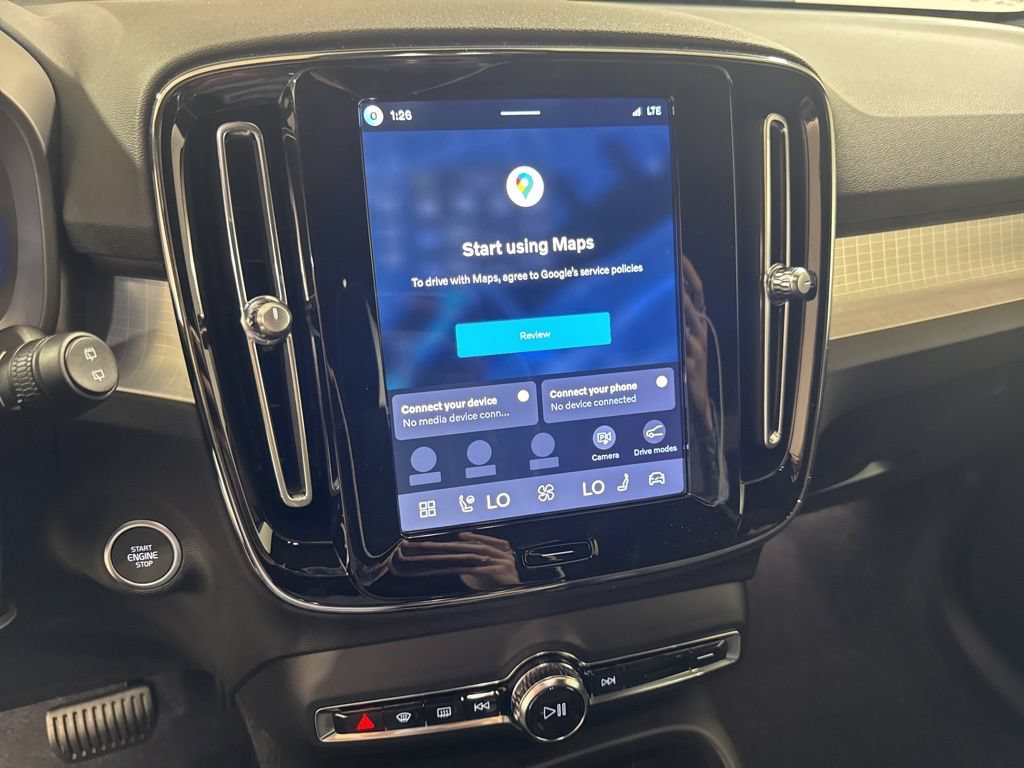 New 2026 Volvo XC40 B5 Ultra w/ Climate Package AWD/4WD image 13