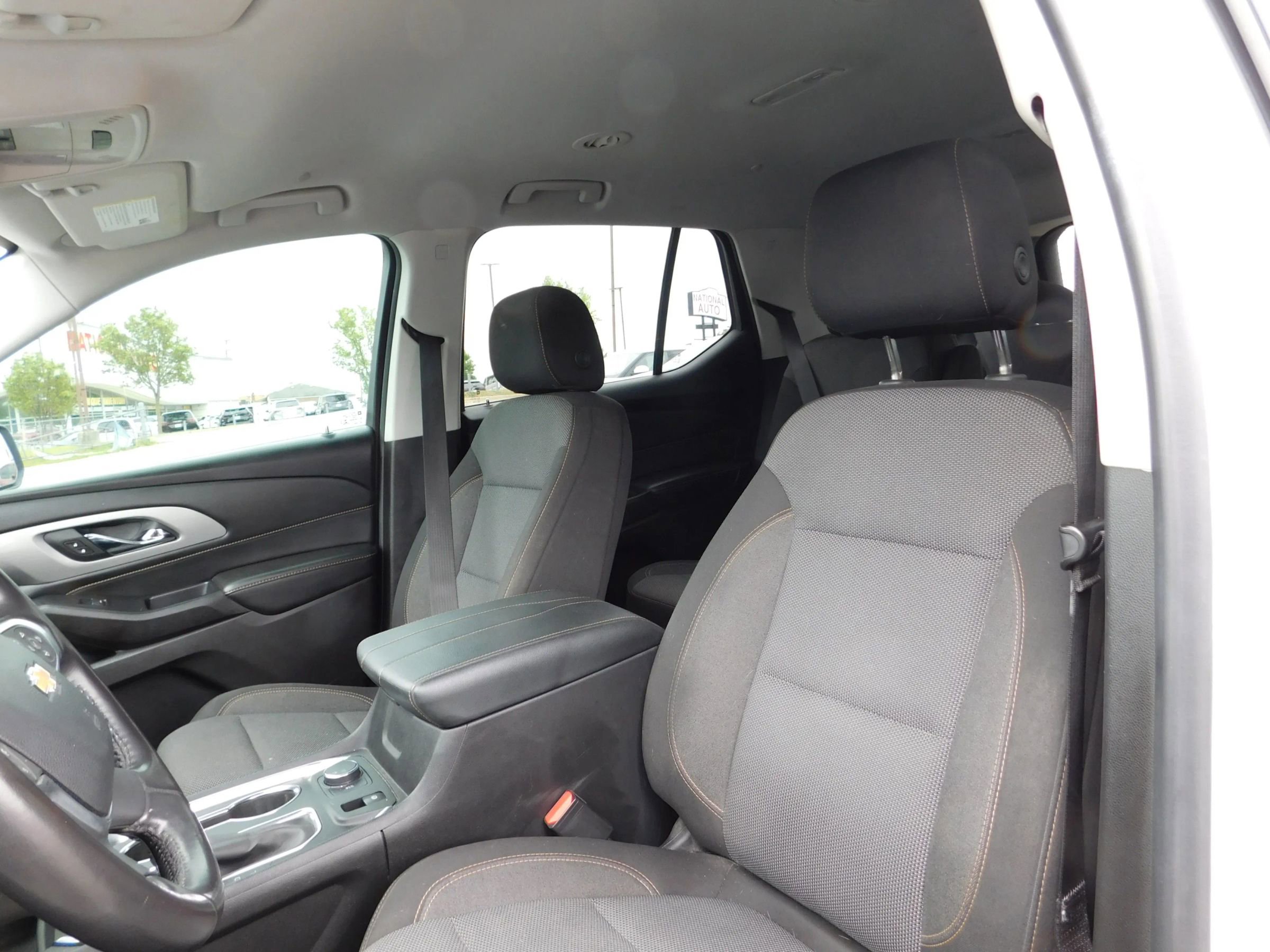 Used 2021 Chevrolet Traverse LT FWD image 16
