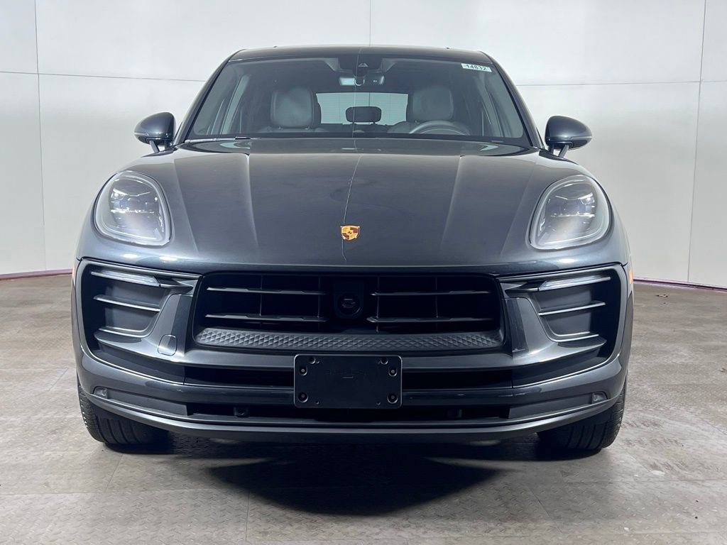 Certified 2025 Porsche Macan image 10