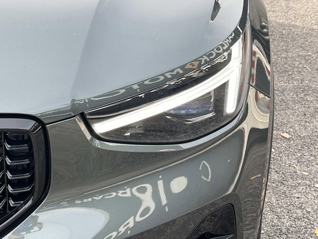 New 2026 Volvo XC40 B5 Plus w/ Protection Package Premier image 9