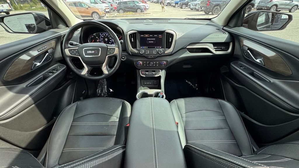 Used 2022 GMC Terrain Denali w/ Denali Premium Package AWD/4WD image 14
