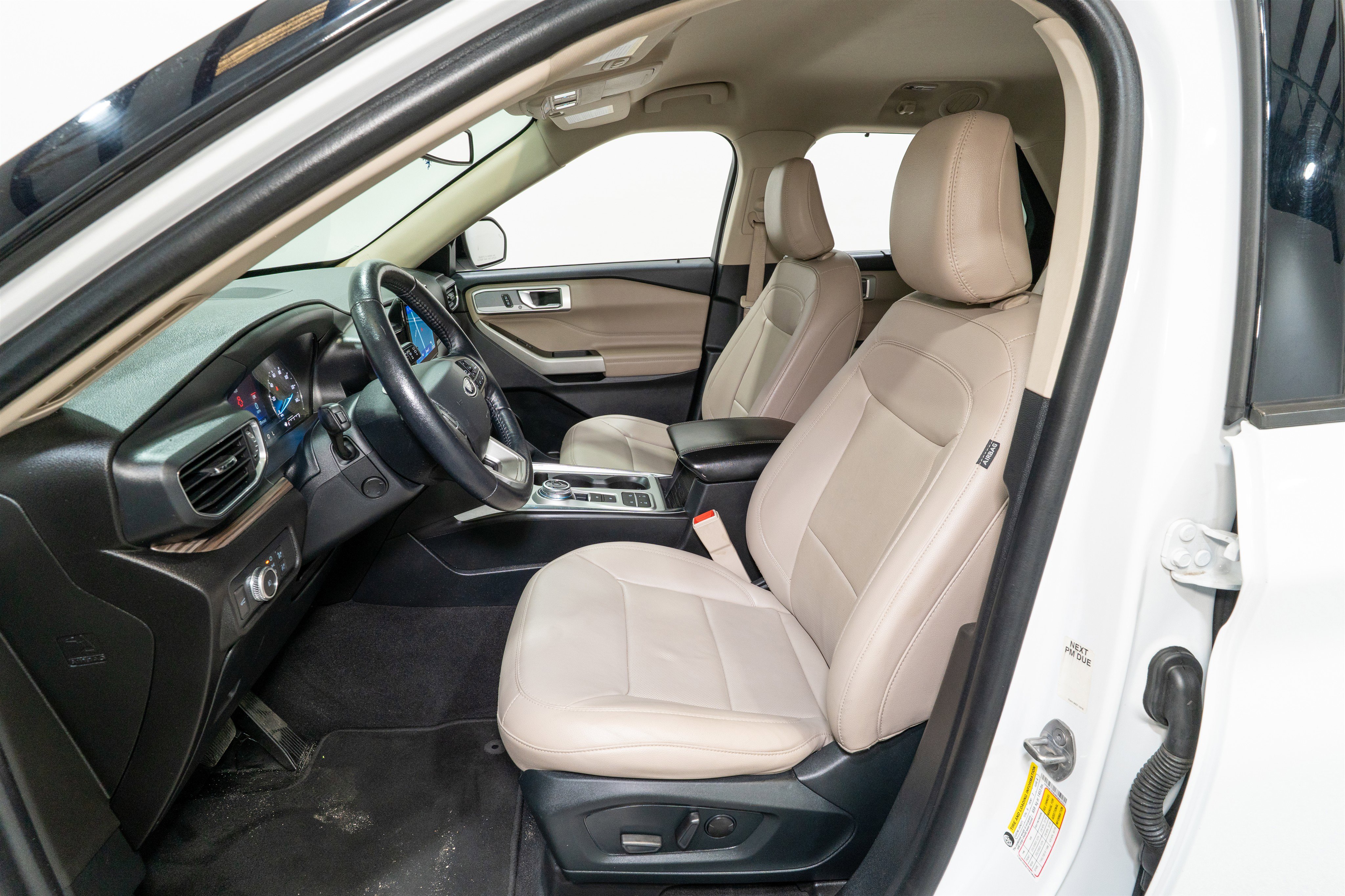 Used 2022 Ford Explorer Limited w/ Equipment Group 301A image 16