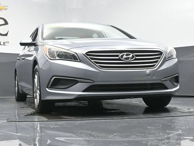 Used 2017 Hyundai Sonata SE FWD image 3