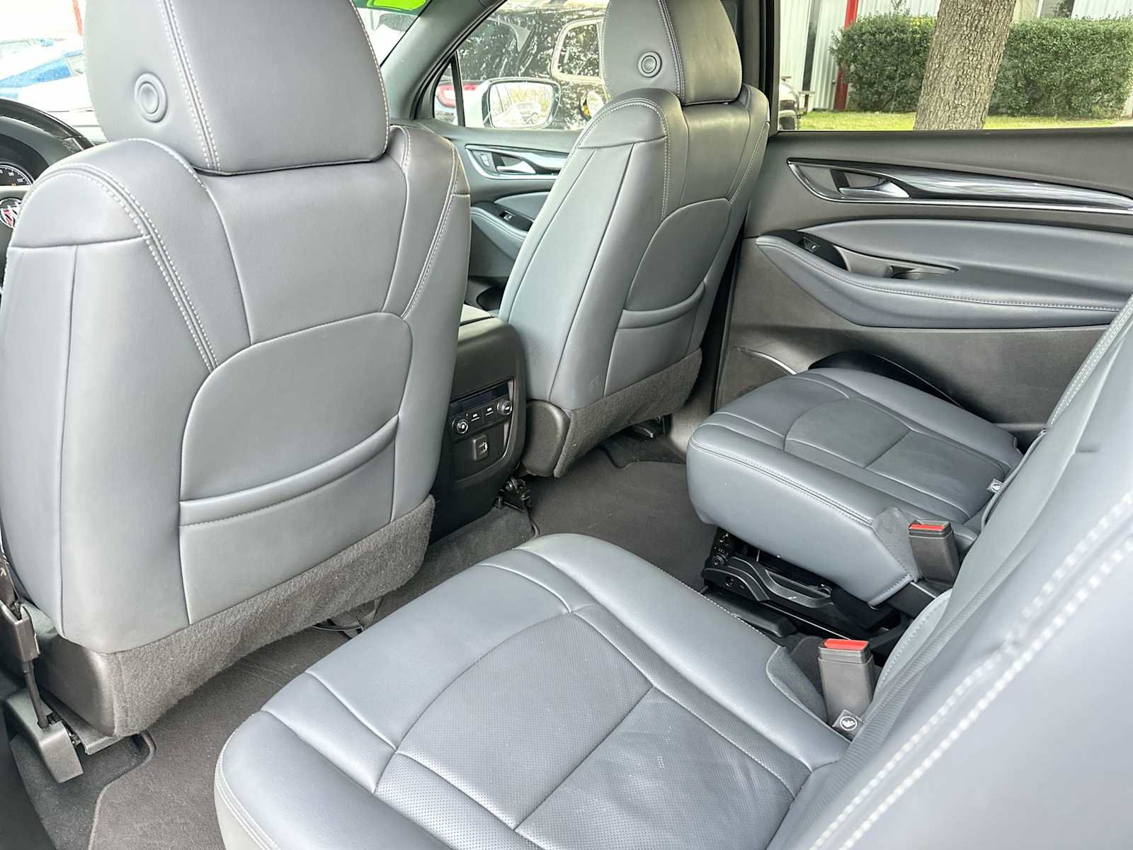 Used 2023 Buick Enclave Essence image 24