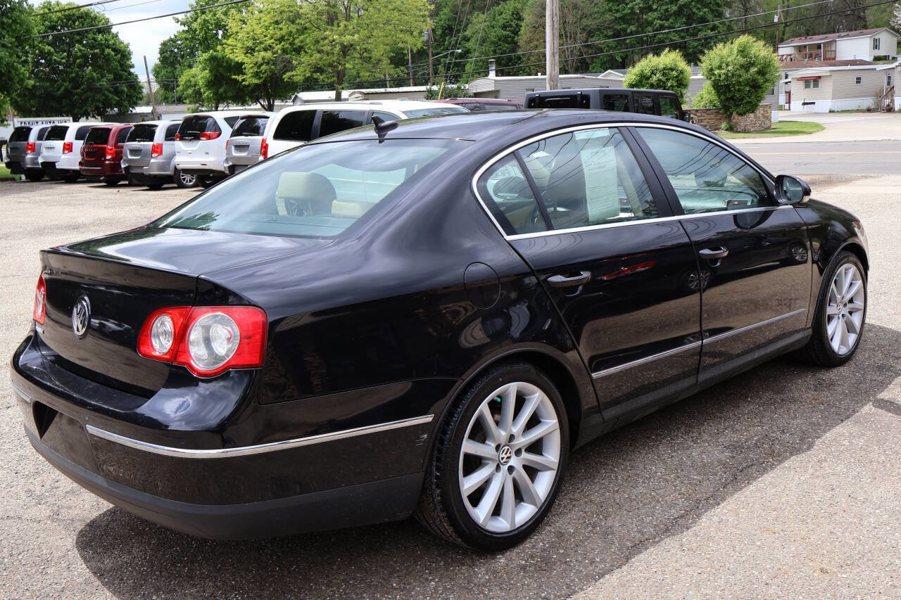 Used 2008 Volkswagen Passat VR6 FWD image 9
