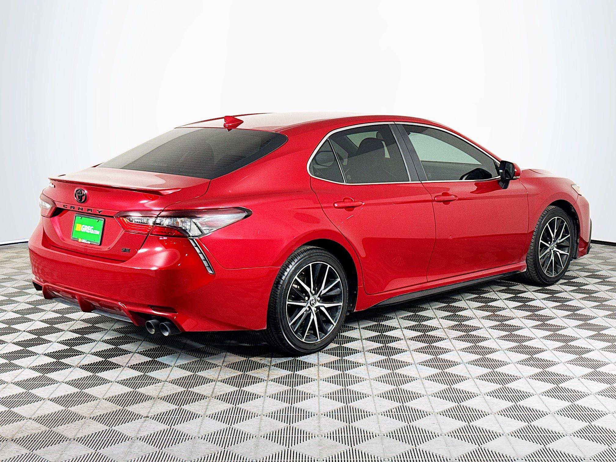Used 2021 Toyota Camry SE w/ Convenience Package FWD image 10