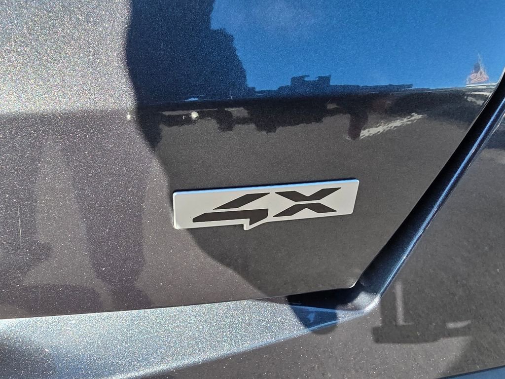 Used 2024 Kia Sorento S image 32