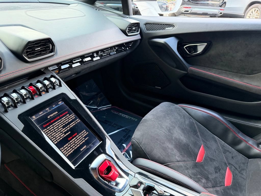 Used 2021 Lamborghini Huracan EVO RWD image 36