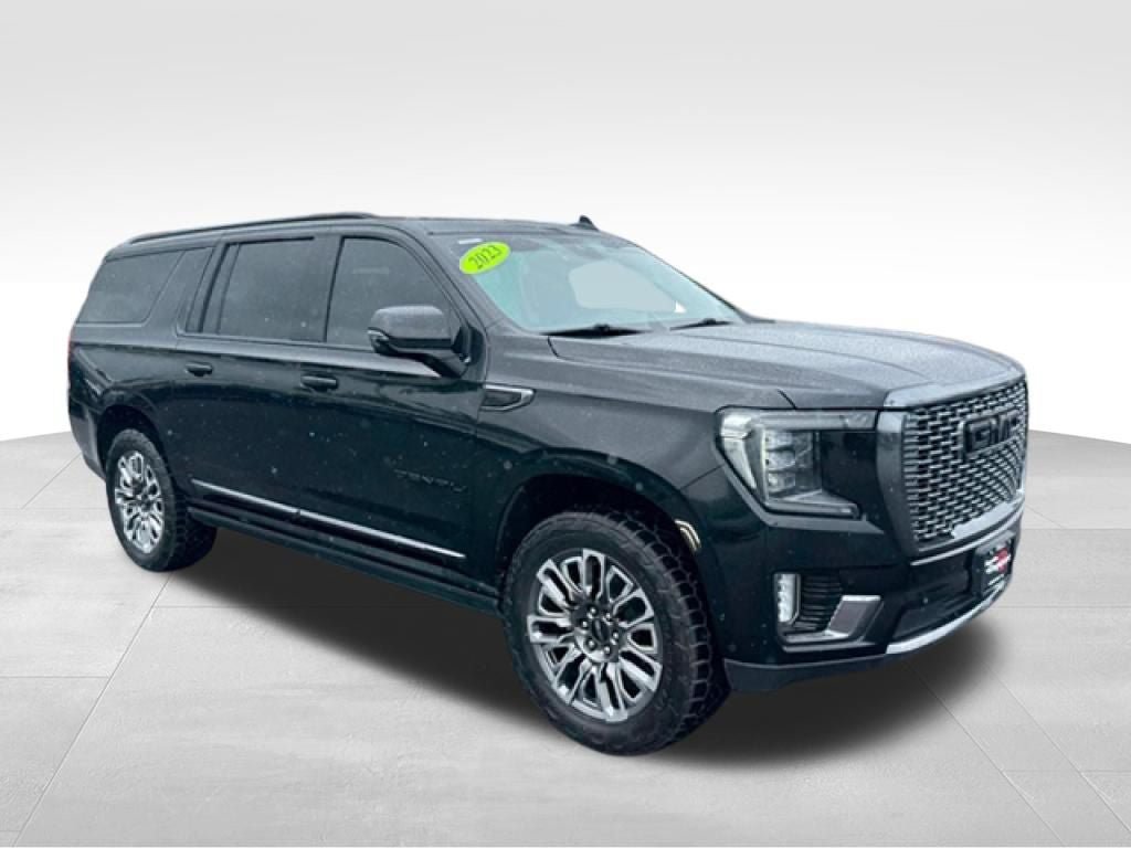 Used 2023 GMC Yukon XL Denali Ultimate w/ LPO, Floor Liner Package AWD/4WD image 10
