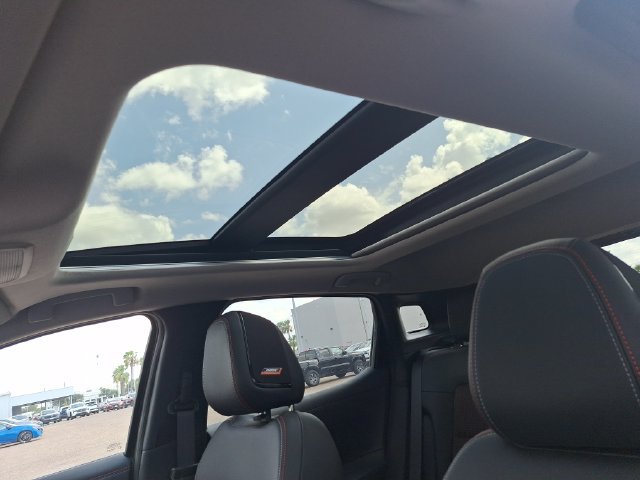 New 2026 Nissan Kicks SR w/ SR Premium Package FWD image 21