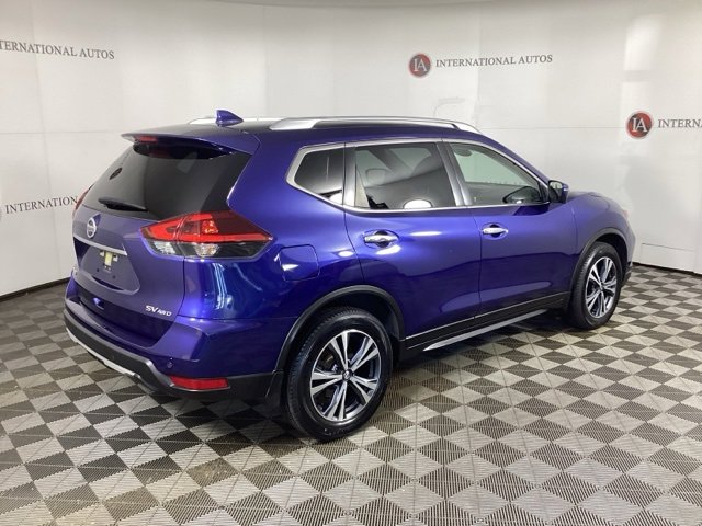 Used 2019 Nissan Rogue SV w/ Sun & Sound Touring Package image 4