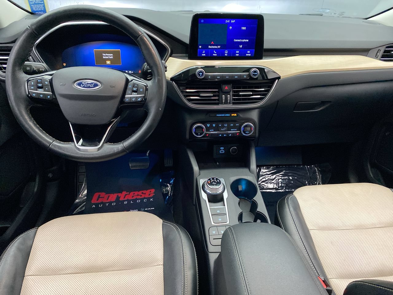 Used 2021 Ford Escape Titanium w/ Titanium Elite Package AWD/4WD image 15