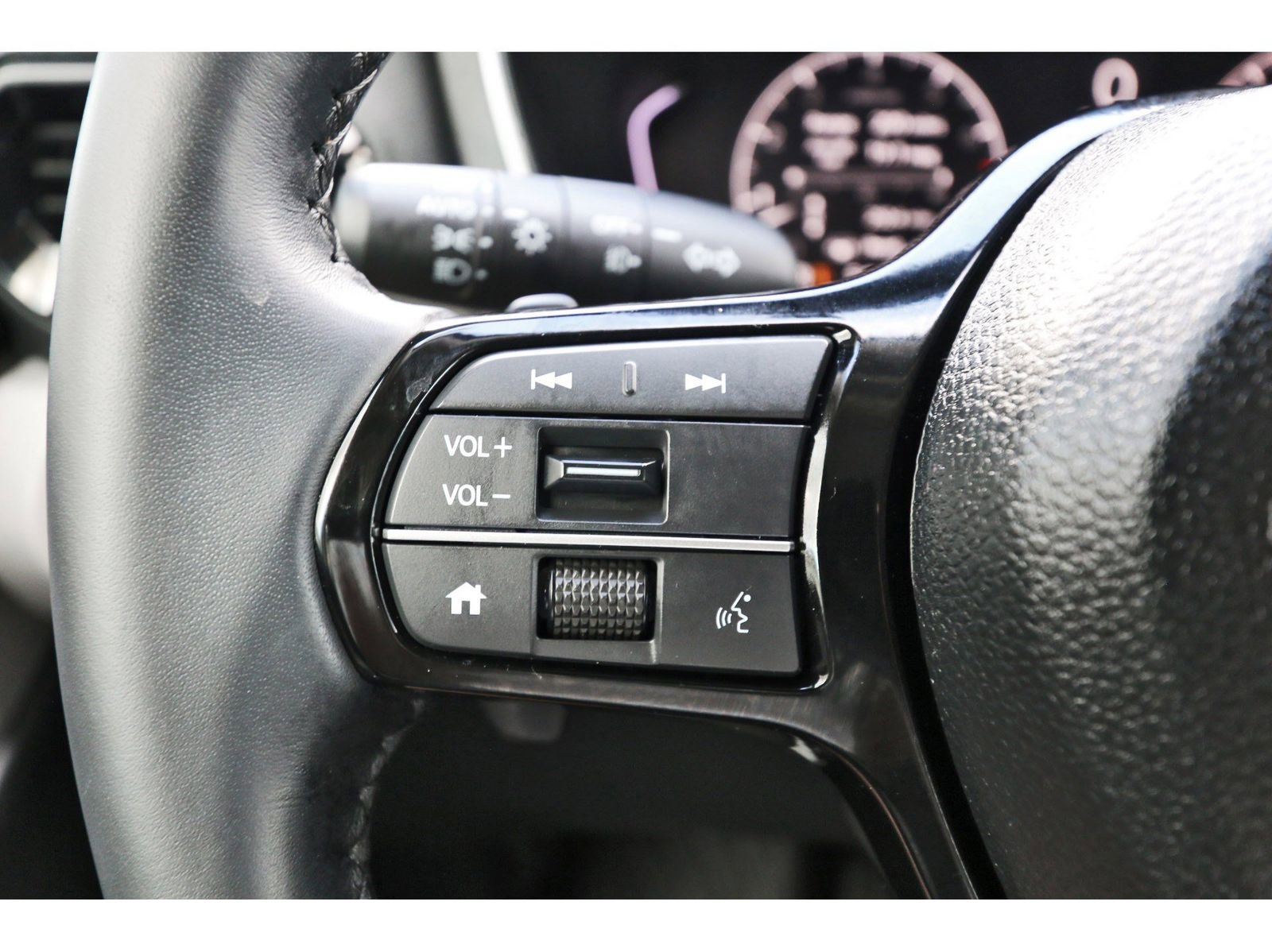 Used 2025 Honda Pilot EX-L image 18