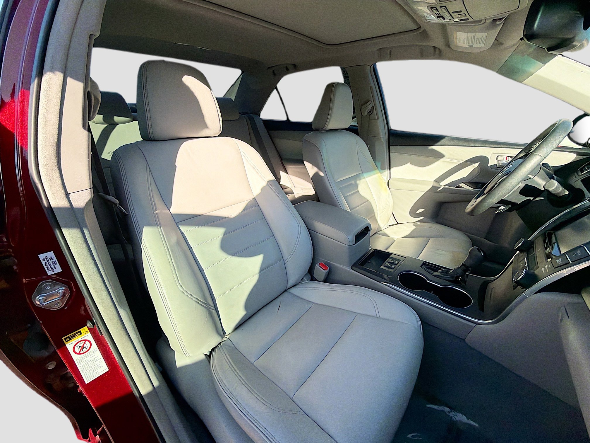 Used 2017 Toyota Camry XLE w/ Moonroof Package image 14