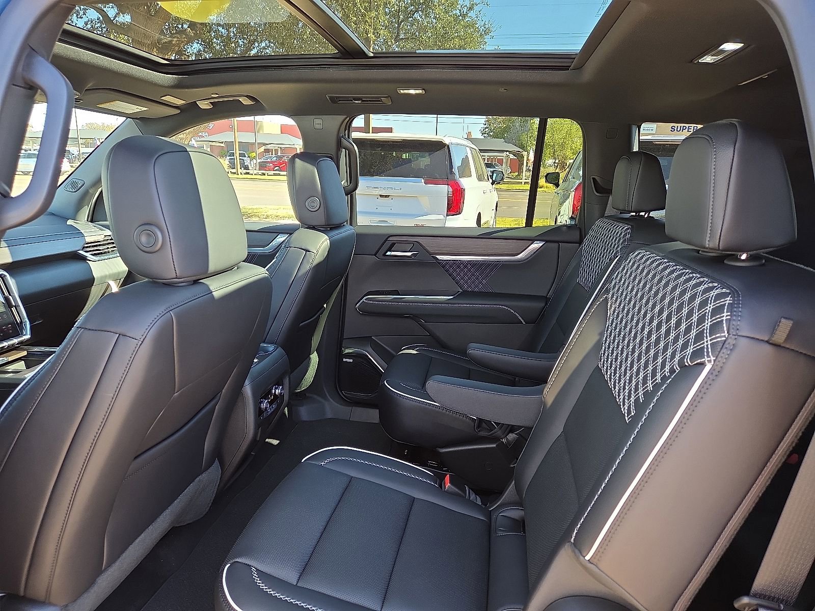 New 2026 GMC Acadia Denali w/ Super Cruise Package image 8