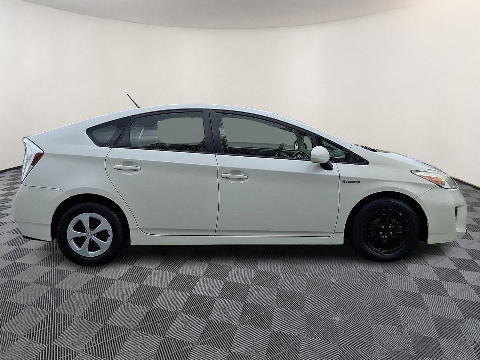 Used 2014 Toyota Prius Two FWD image 7
