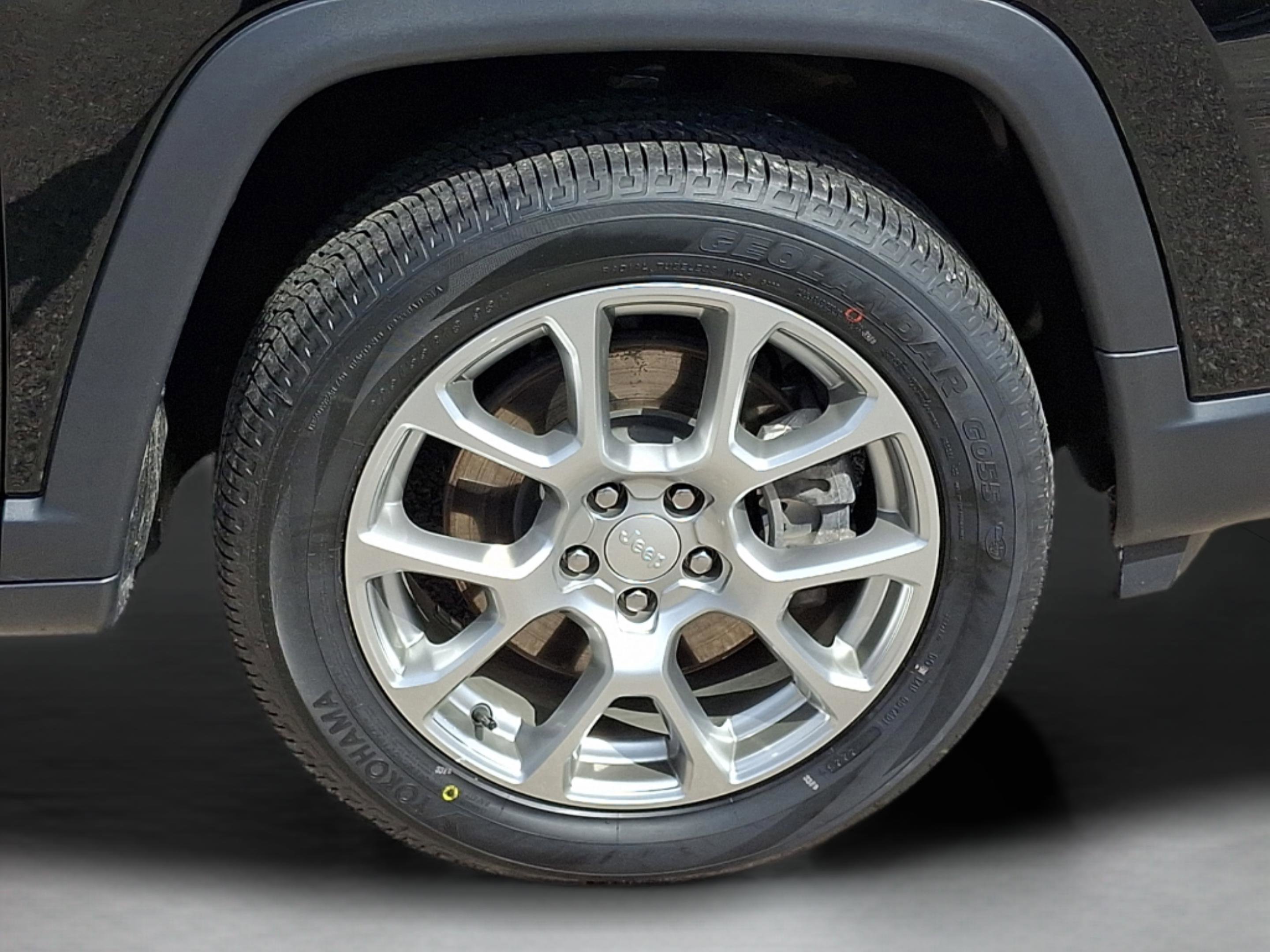 Certified 2023 Jeep Compass Latitude w/ Sun and Sound Group image 8