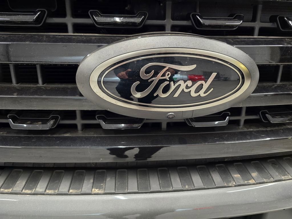 Used 2024 Ford F250 Lariat w/ Black Appearance Package image 10