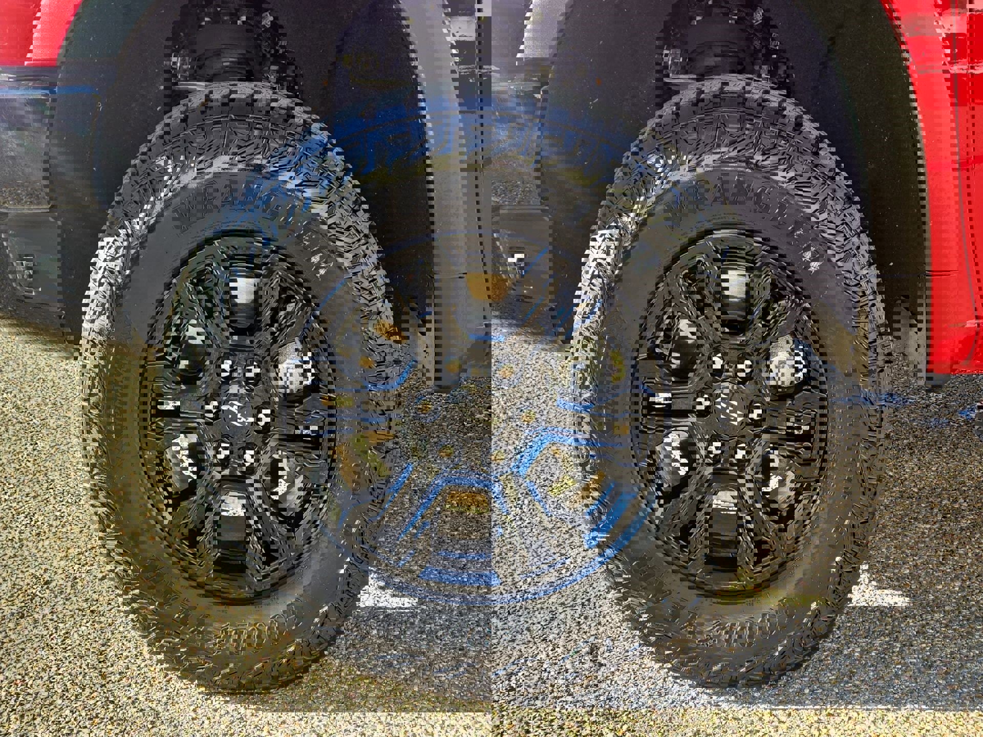 Used 2025 Chevrolet Silverado 1500 ZR2 w/ Technology Package image 11